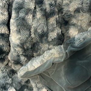 Anthropologie faux fur blue/gray throw blanket
